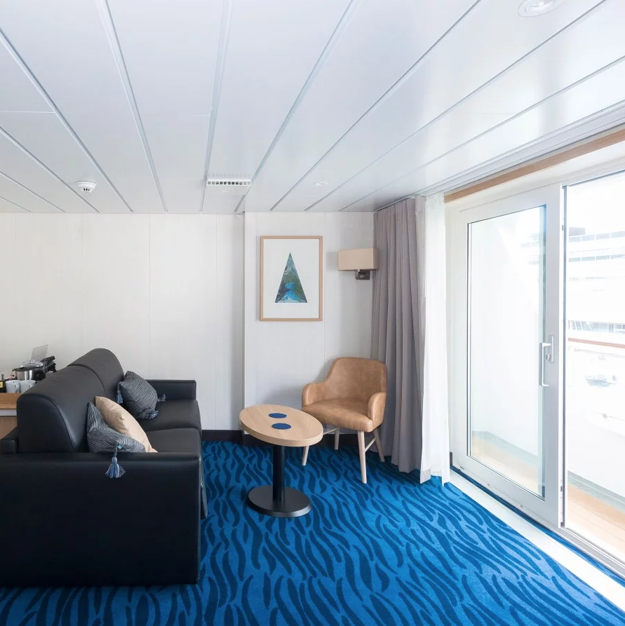 Hurtigruten MS Spitsbergen Accommodation Expedition Suite 9.png